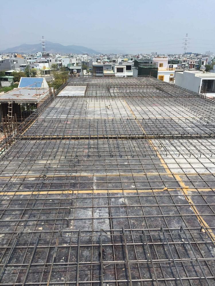 Hình ảnh chuẩn bị đổ mái nhà