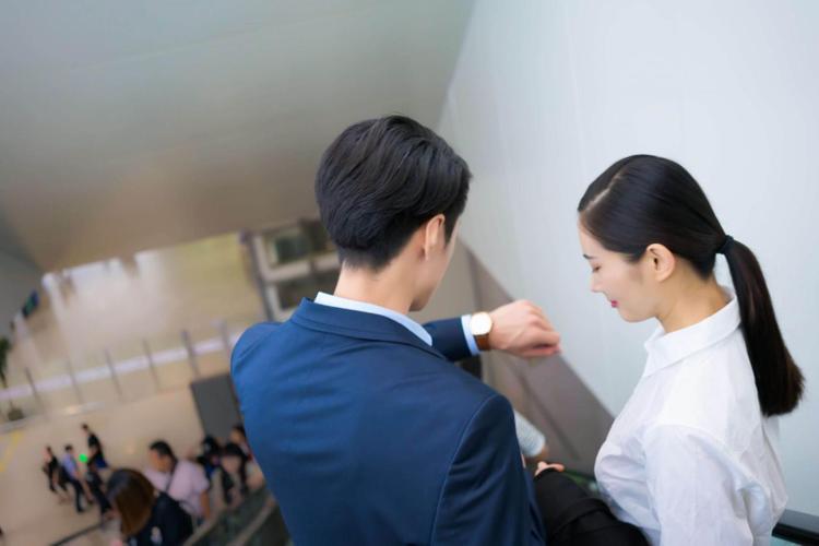 Lịch xuất hành chính là xem ngày giờ để bạn rời đi sao cho may mắn