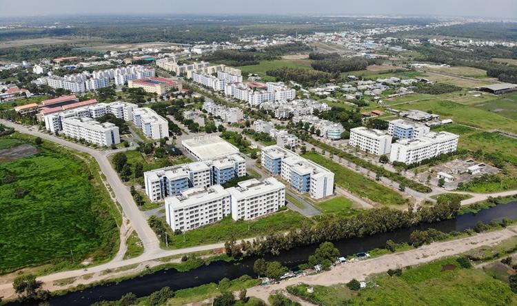 người dân có thể được bố trí đến sống tại các khu tái định cư