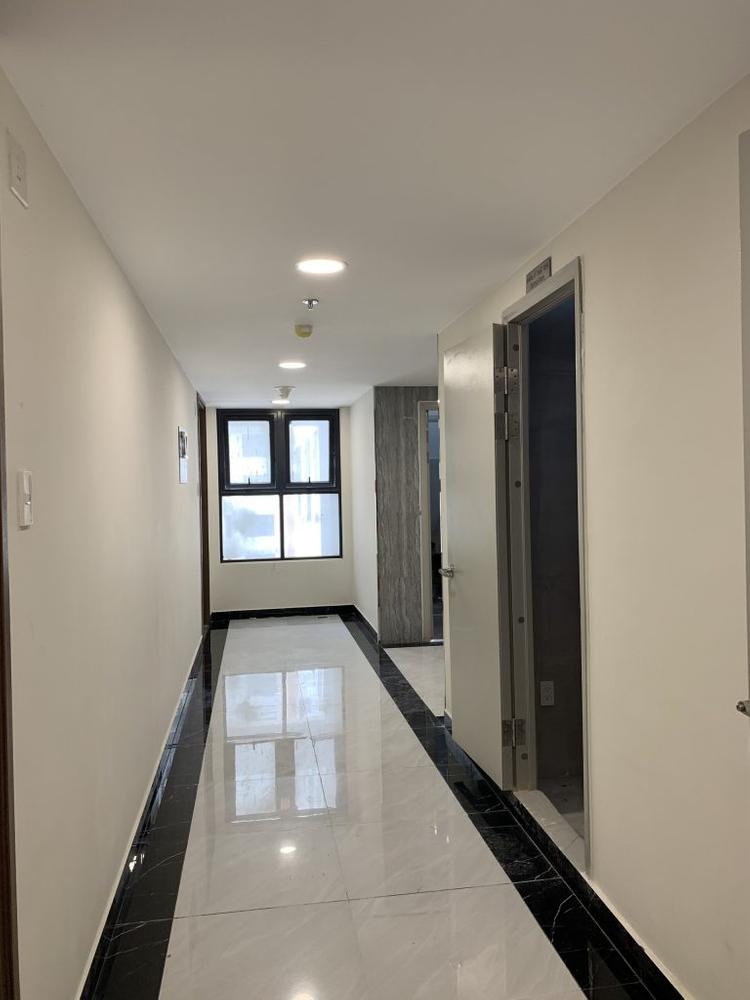 Hành lang Căn hộ Flora Mizuki