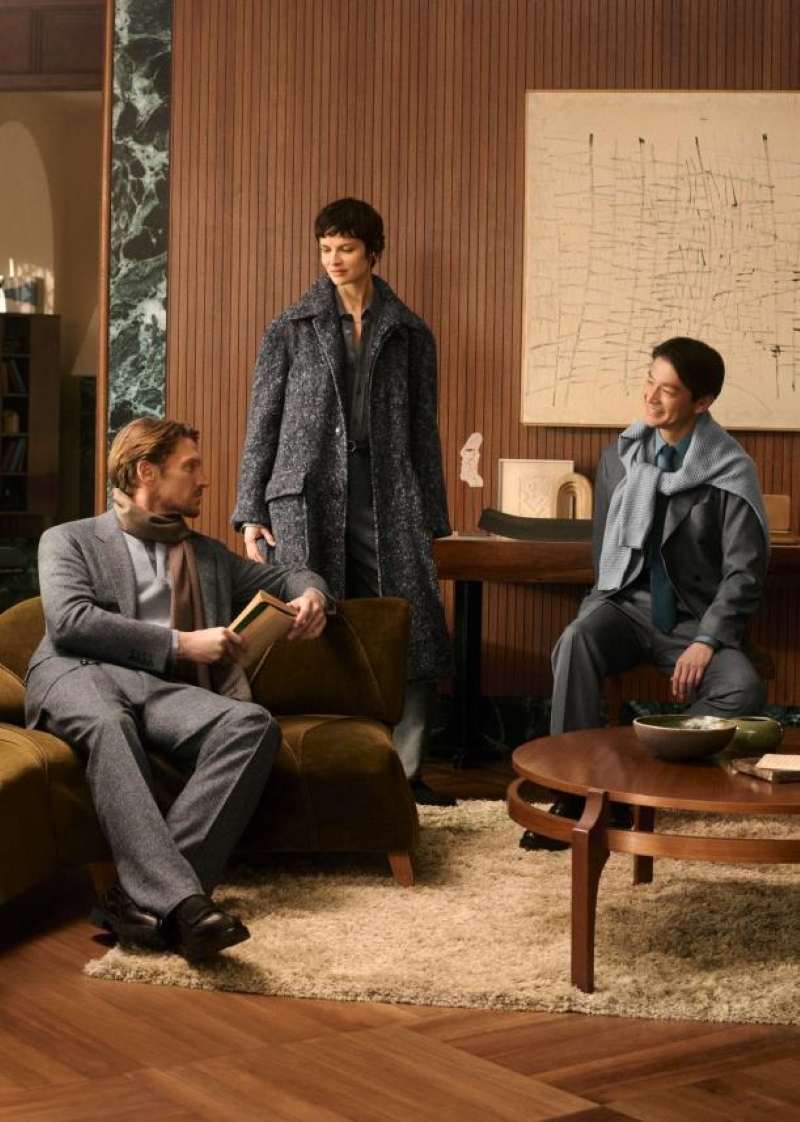 Sự Im Lặng Trở Thành Tiếng Gầm Của Đẳng Cấp