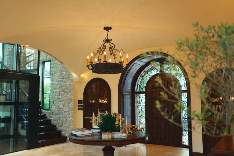 Hệ mái vòm cửa kính sử dụng kính hai lớp cách nhiệt, chống tia UV của thương hiệu Schüco