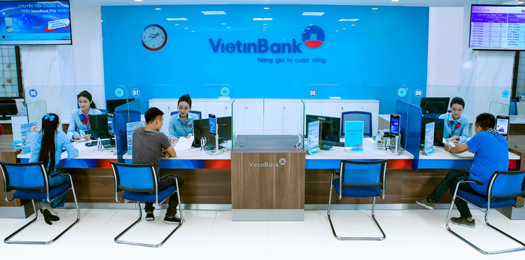 Nhiều khách hàng ưu tiên chọn gửi tiết kiệm tại Vietinbank