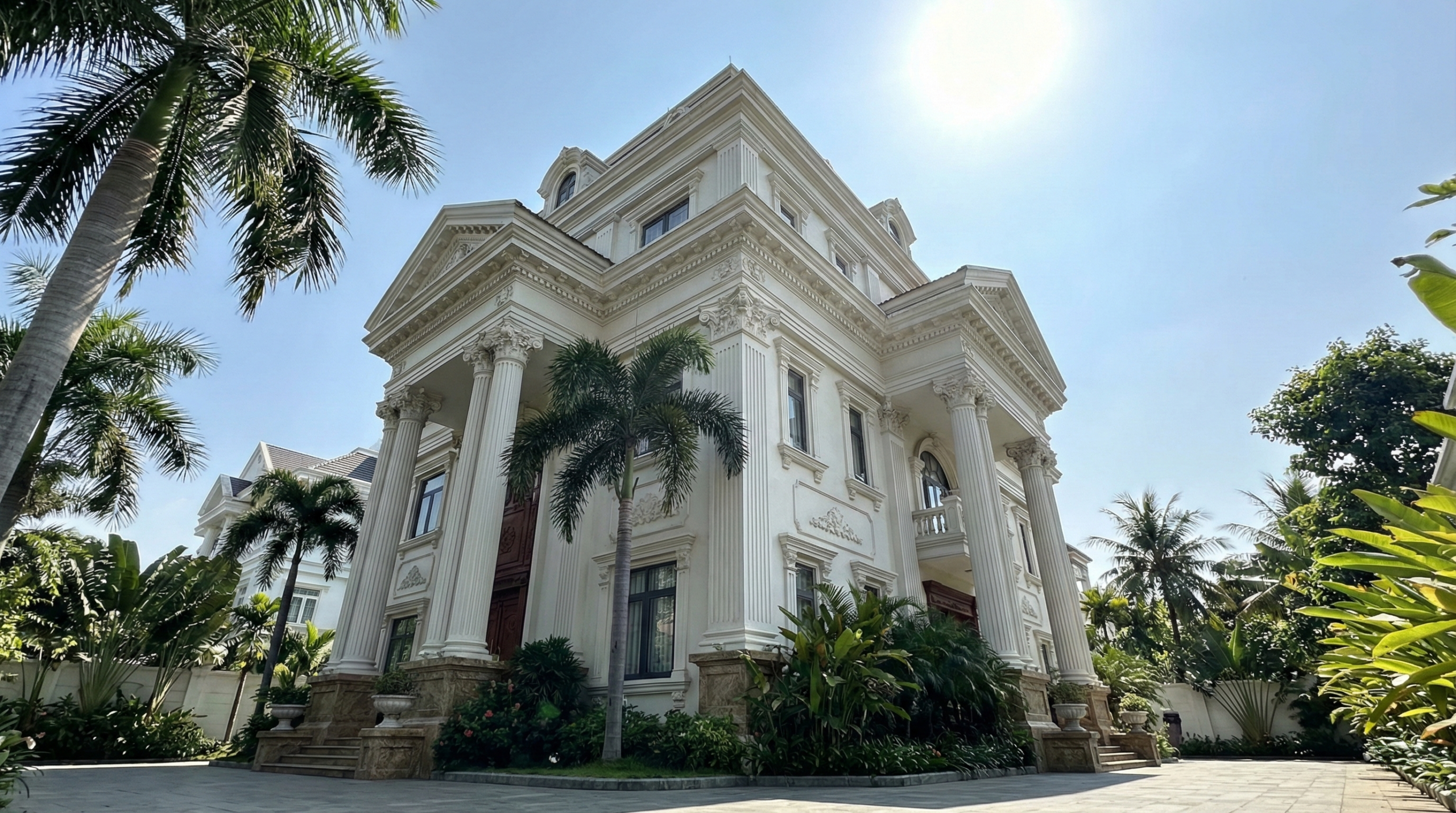 Tân cổ điển tại Việt Nam là một sự "tiến hóa" thông minh để hòa hợp với đặc thù bản địa.