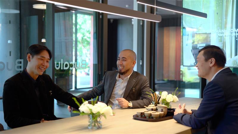 Sống Chất "The Walkshow" được thực hiện bởi NHATO